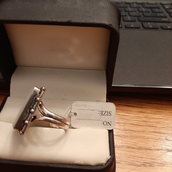 Ladies Jewelry - Picture 3 of 8